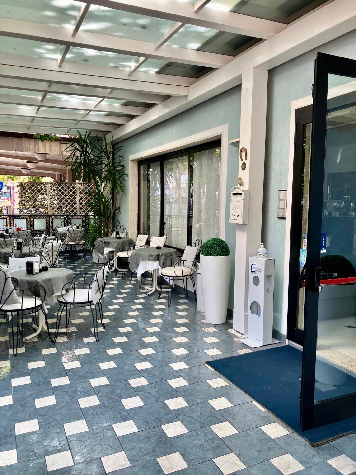 Hotel Ginevra E Residence Κατόλικα Εξωτερικό φωτογραφία